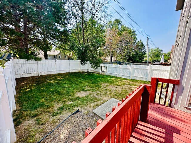 Building Photo - {10709}  Spacious Overland Park Duplex + T...