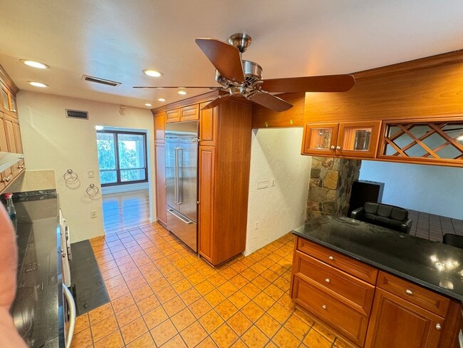 Building Photo - 4884 Vista Arroyo