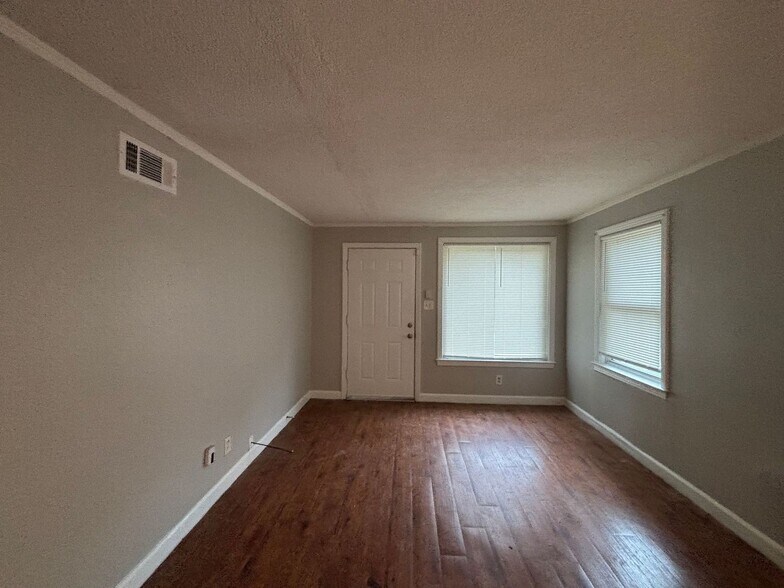 Building Photo - 3159 St Charles Dr