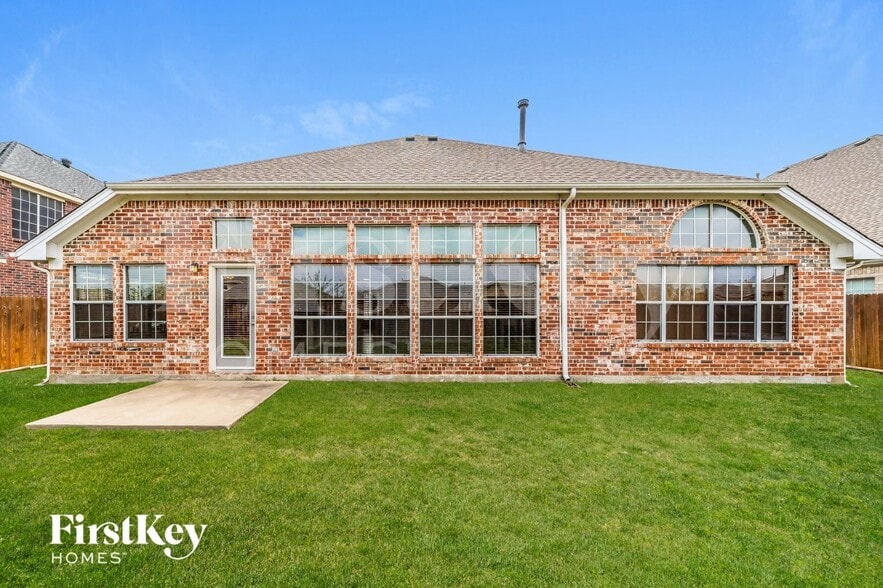 Building Photo - 4301 Palmer Dr