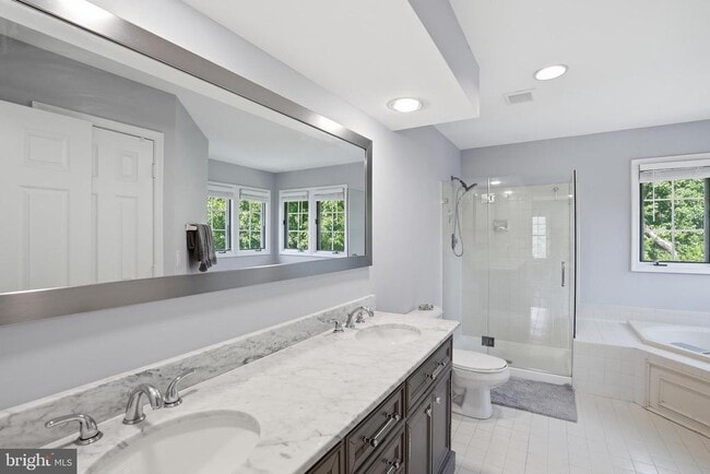 Building Photo - 14332 Cartwright Way