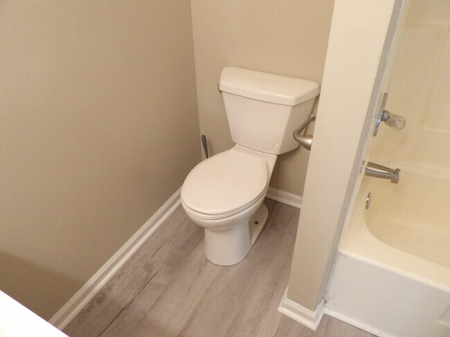 Building Photo - 115 Potomac Ct