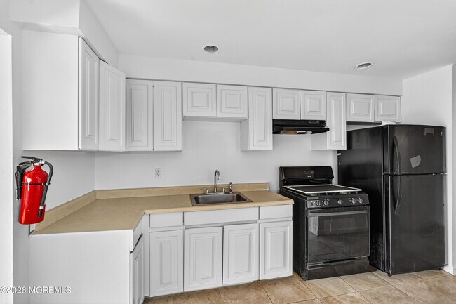 Building Photo - 217 Orange Ave