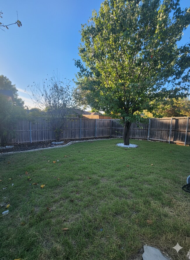 Building Photo - 210 Trellis Pl