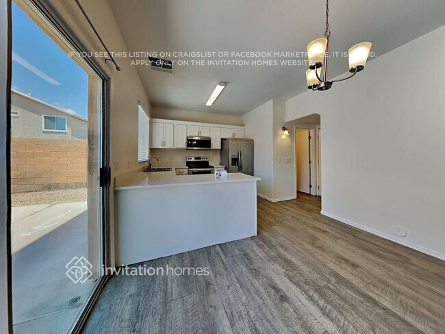 Building Photo - 7410 S 39th Dr