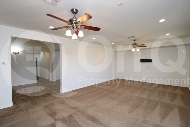 Building Photo - 3929 E Tonto Pl