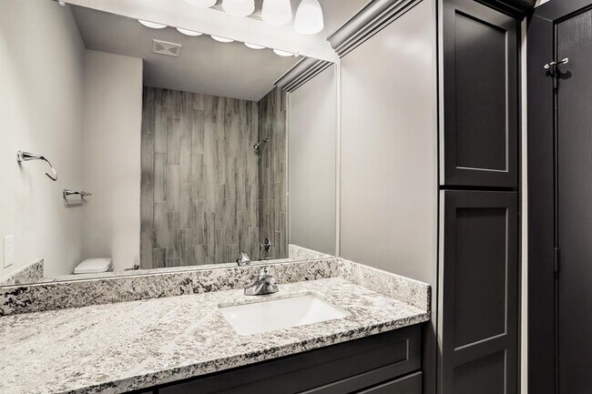 Building Photo - 4907 Cruse Rd