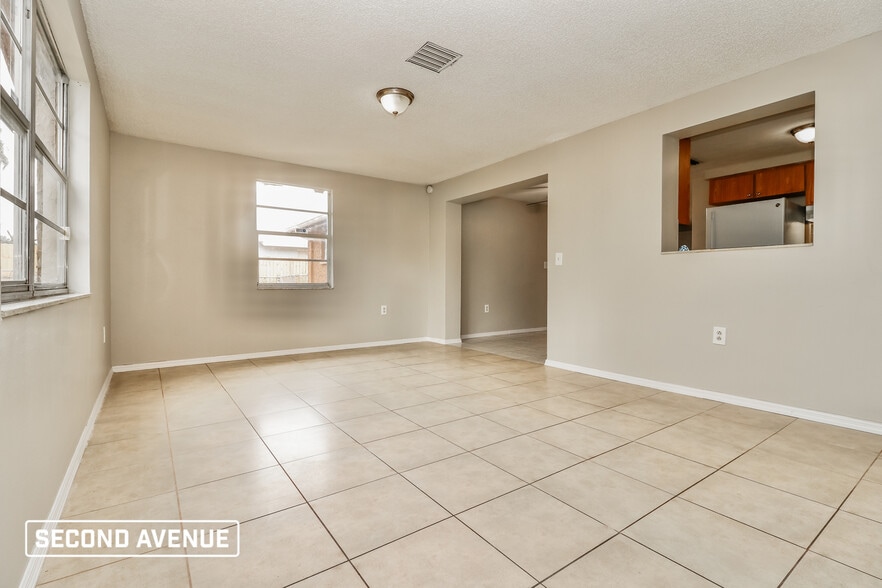 Building Photo - 4847 Elmwood St