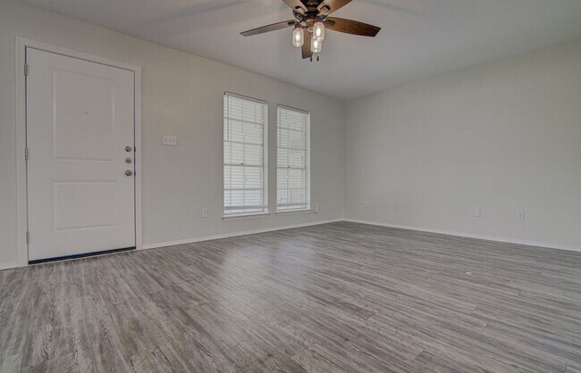 Building Photo - 5301 Indio Cir