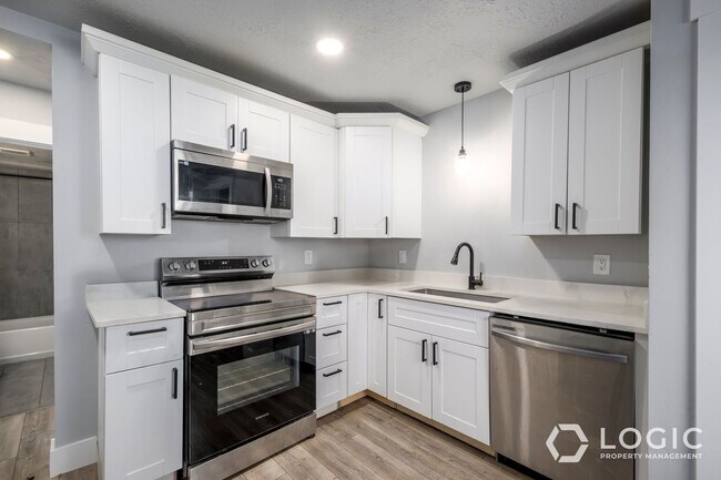 Building Photo - 42 W 500 N