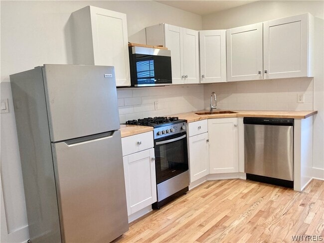 Building Photo - 56 Trinity Pl