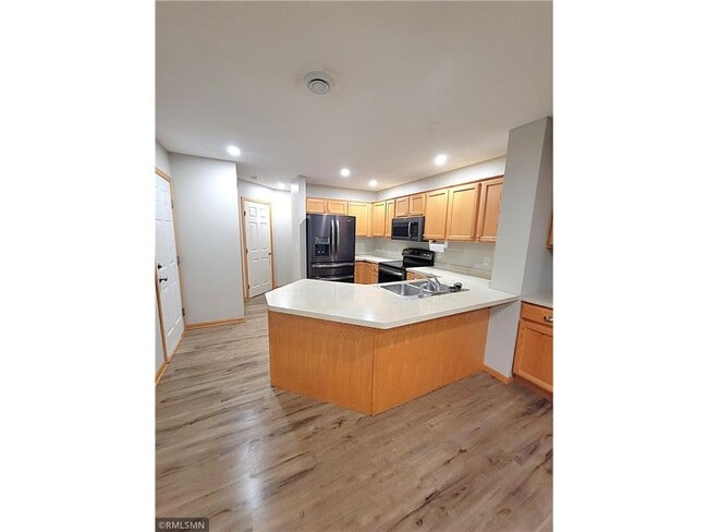 Building Photo - 3553 Sterling Heights Dr