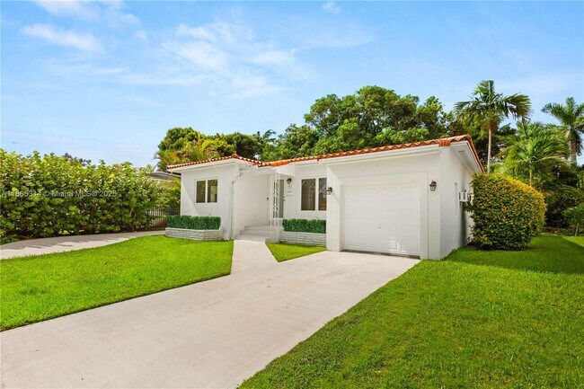 Building Photo - 3018 Coconut Grove Dr