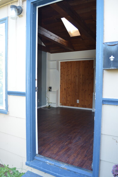 Building Photo - 430 S Holladay Dr