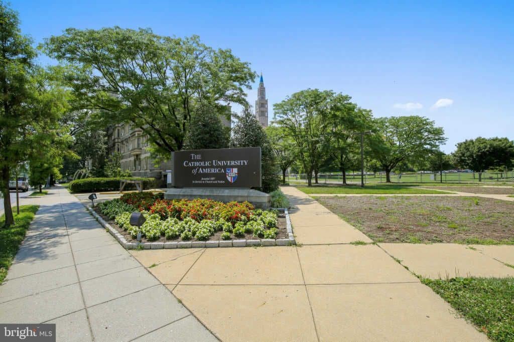 Walking distance to Catholic University, and restaurants and stores at the Arts Walk and Monroe St Market - 3719 12th St NE