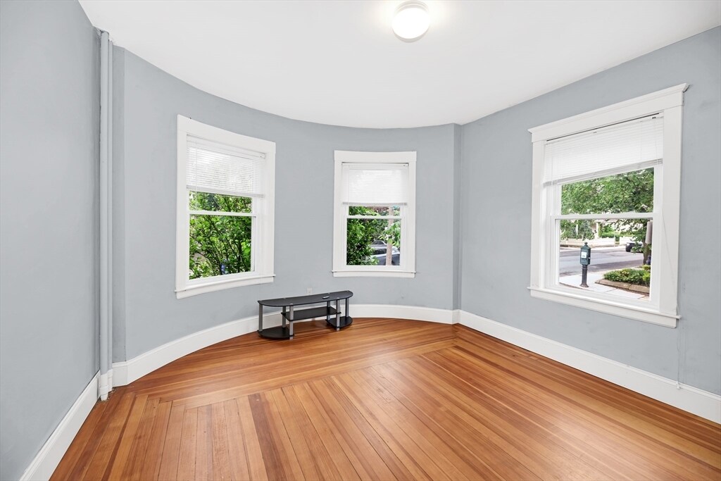 Building Photo - 79 Perkins St