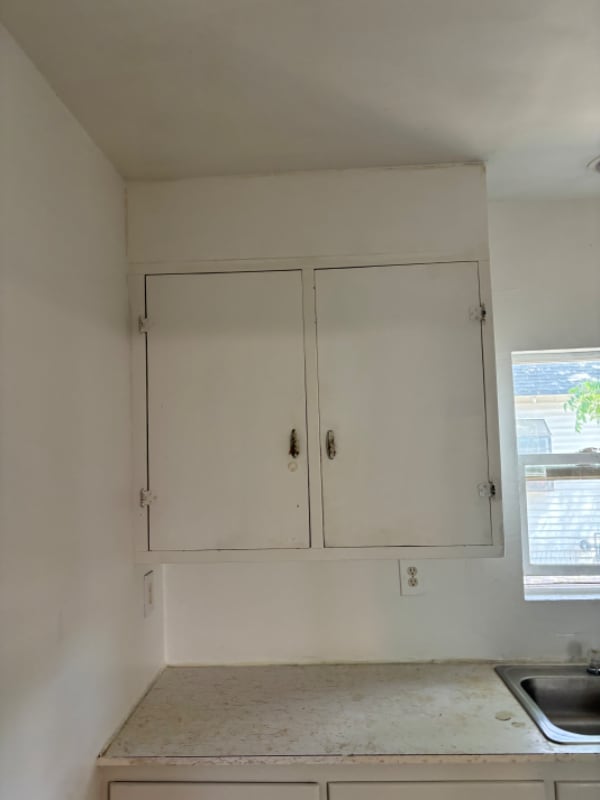 Building Photo - 707 N 12th Ave