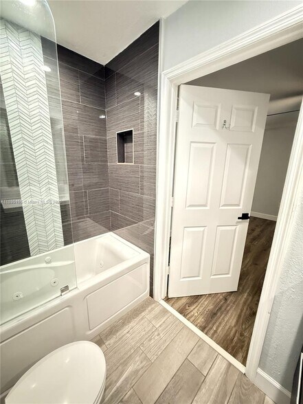 Building Photo - 8851 NW 119th St