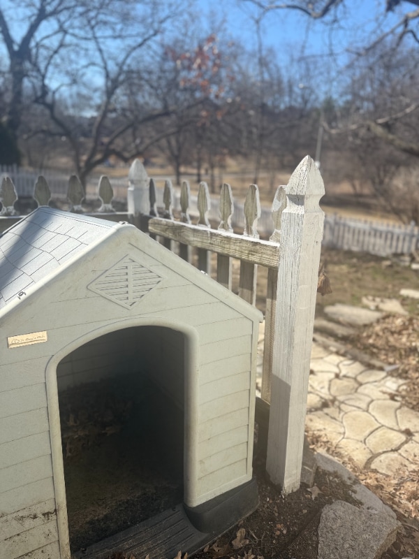 Building Photo - 2420 Simpson Ave