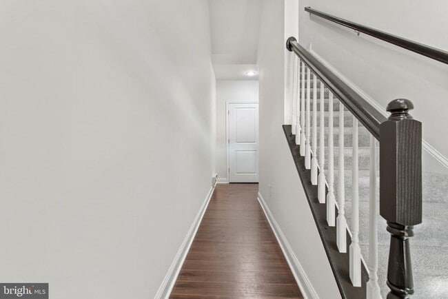 Building Photo - 7086 Executive Way