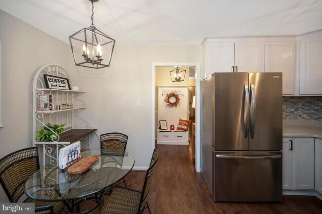 Building Photo - 206 Pleasants Dr