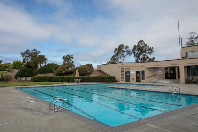 Building Photo - 1100 Island Dr