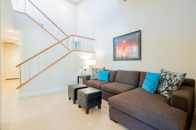 Building Photo - PRIVATE POOL - 2 BEDROOMS PLUS DEN