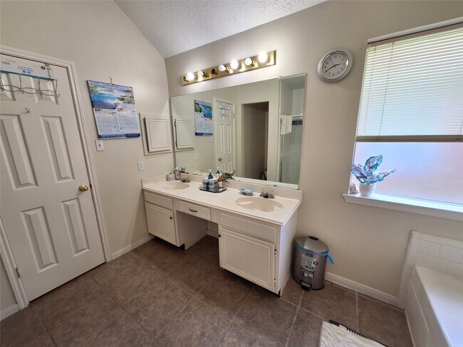 Building Photo - 20323 Concord Hill Dr