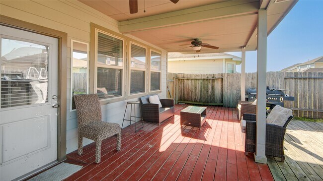 Building Photo - 2527 Cold River Dr