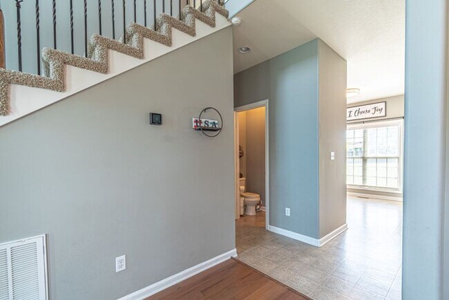 Building Photo - 1161 Chinook Cir