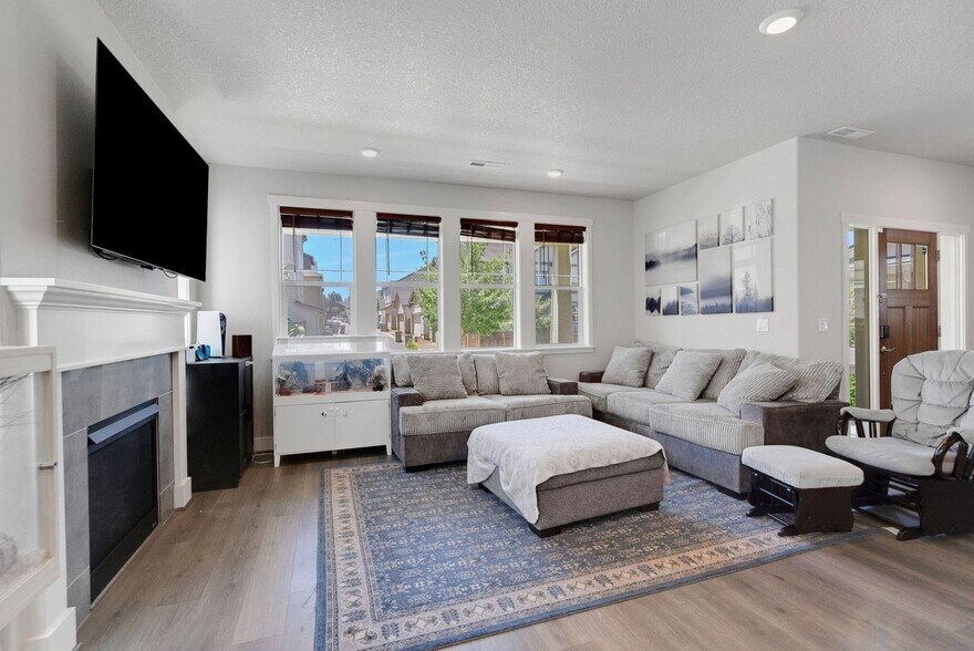 Building Photo - 16855 SW Townsville St