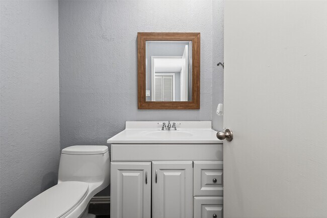 Building Photo - 17634 Huntersglen Cir