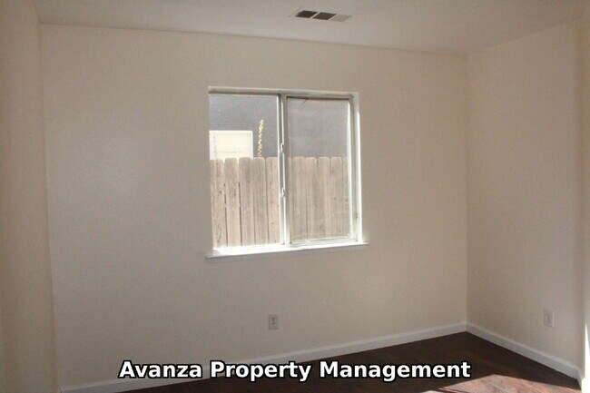 Building Photo - Home for Rent 3 Bed/2 Bath - 1,346 Sq Ft. Rent: $2,095/month Deposit: $2,195