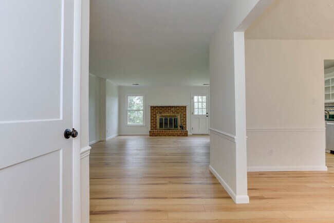 Building Photo - 2637 N Elizabeth Harbor Dr