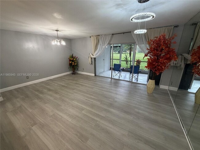 Building Photo - 3962 Inverrary Dr