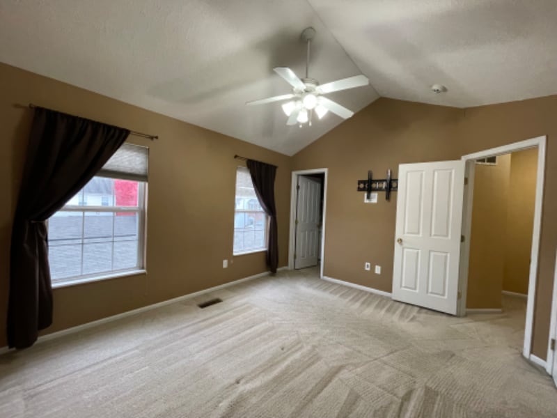 Building Photo - 593 Lazelle Rd