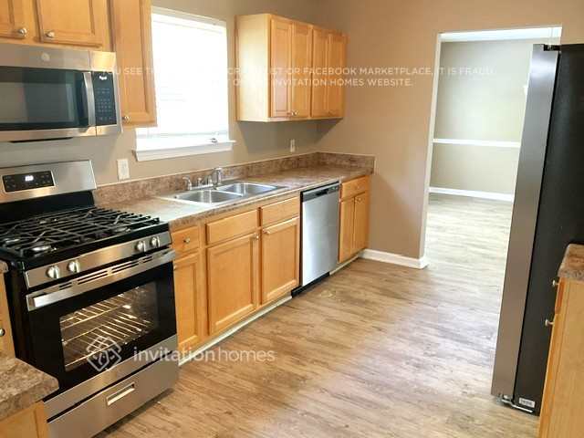 Building Photo - 3785 Tor Way