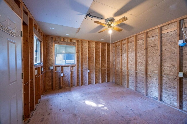 Building Photo - Charming House For Rent in Burien! Full Si...