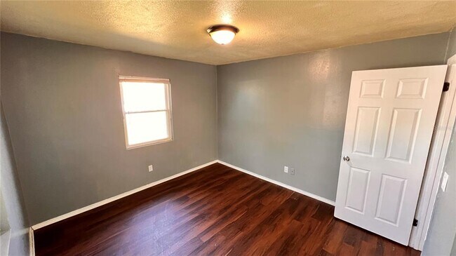 Building Photo - 1073 Leeward Dr