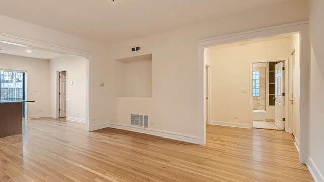 Building Photo - 1644 W Estes Ave