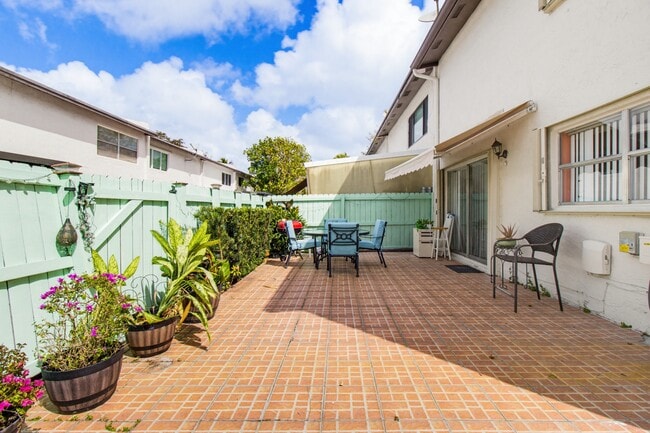 Building Photo - 6512 SW 112th Pl