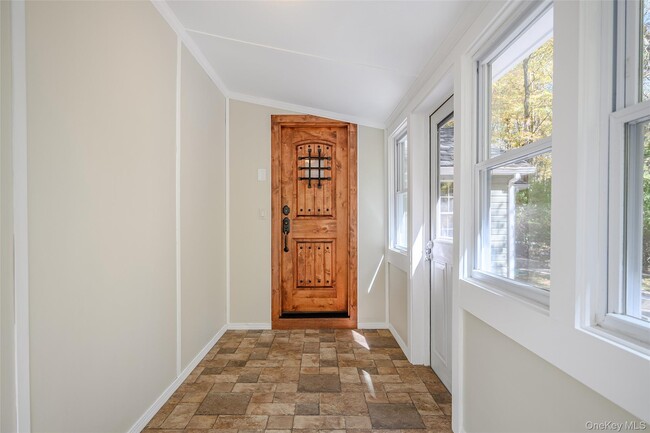 Building Photo - 107 Meads Farm Rd