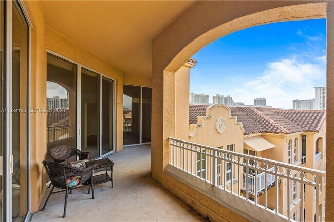 Building Photo - 3001 NE 185th St