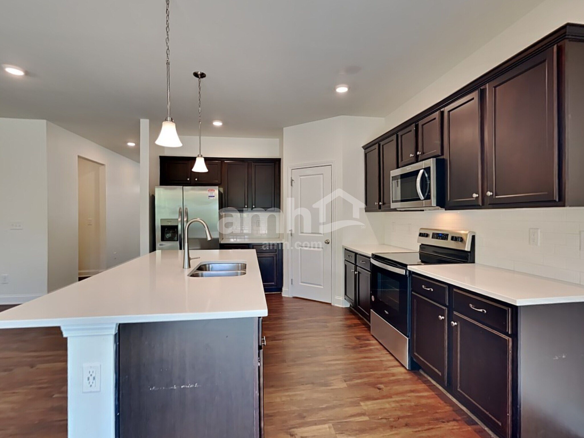 Building Photo - 2092 Windsor Park Ave