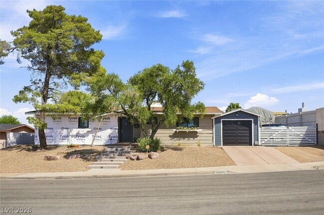 Building Photo - 609 Sierra Ln
