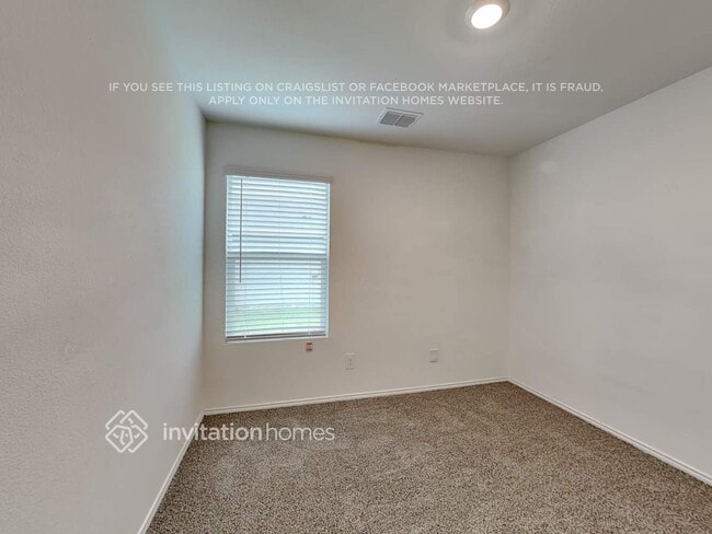 Building Photo - 3202 Crestone Dr