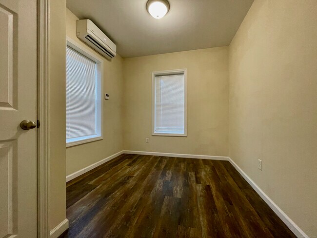 Building Photo - 14 Dwight St