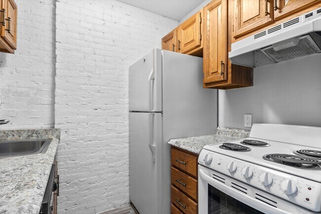Building Photo - 439 Marlborough St