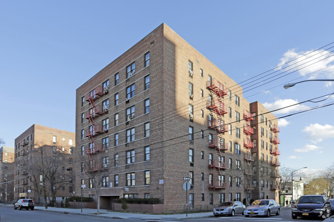 Primary Photo - 168-36 88th Ave