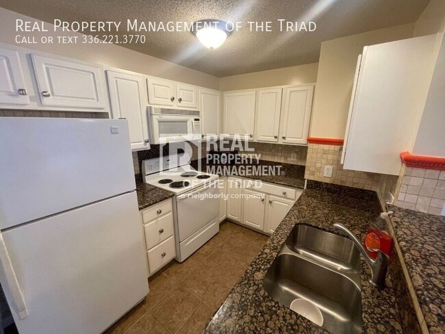 Building Photo - *Move In Special* Deacon Ridge Gated Commu...